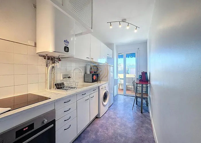 2-room, 4 Guests, Beach/port 5 Min, Wi-fi, Parking *