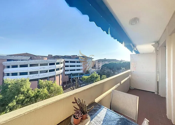 2-room, 4 Guests, Beach/port 5 Min, Wi-fi, Parking * Fréjus